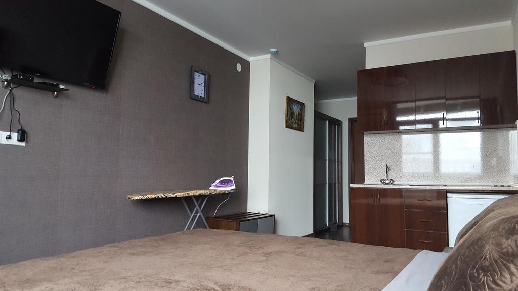 Mimino Apartment Deluxe First Line Batumi Habitación foto